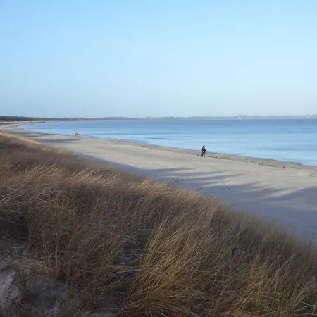 Oberdeck-am-hafen Breege